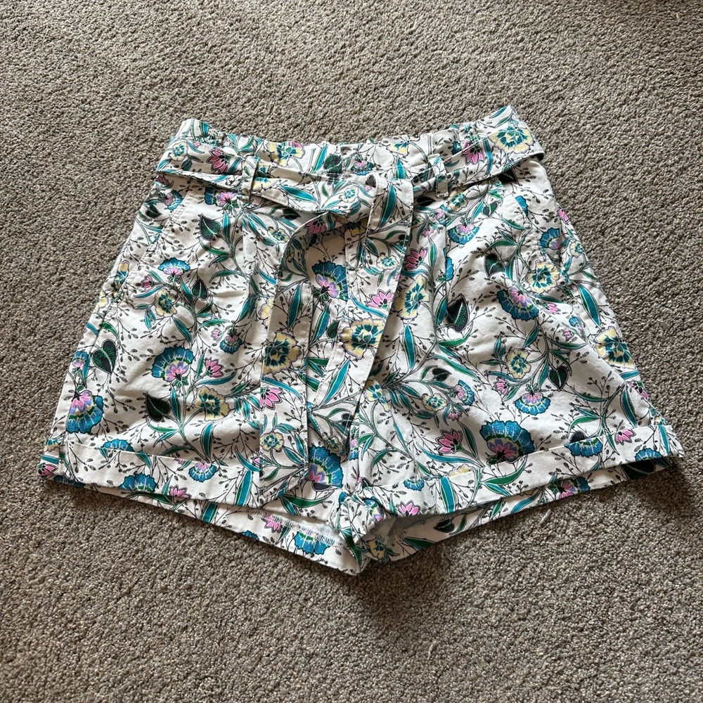 Loft Shorts - Picture 2 of 7